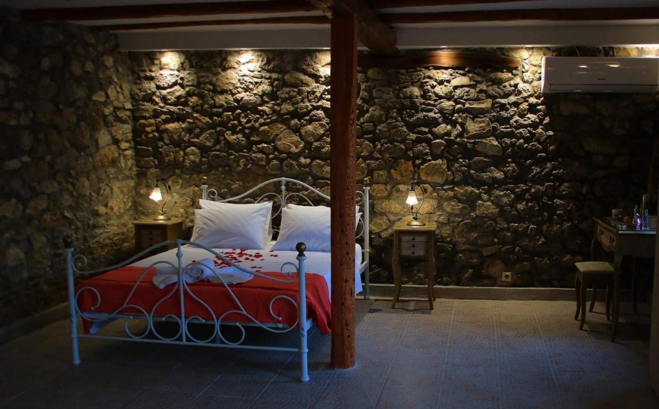 The Stone Suite Moraitika Exterior photo